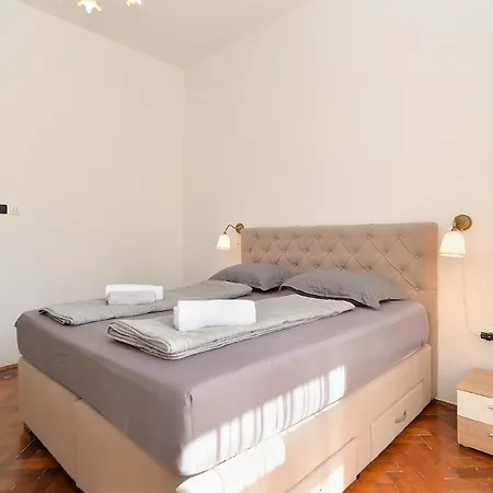 Ruzica 2254 * Pula