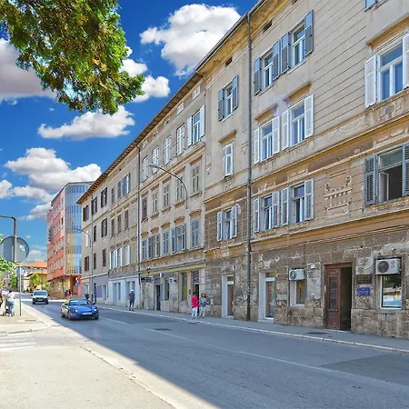 Ruzica 2254 * Pula